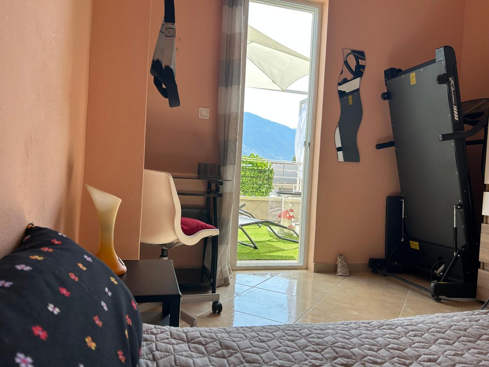 Delphitea Philoxenia Apartment *